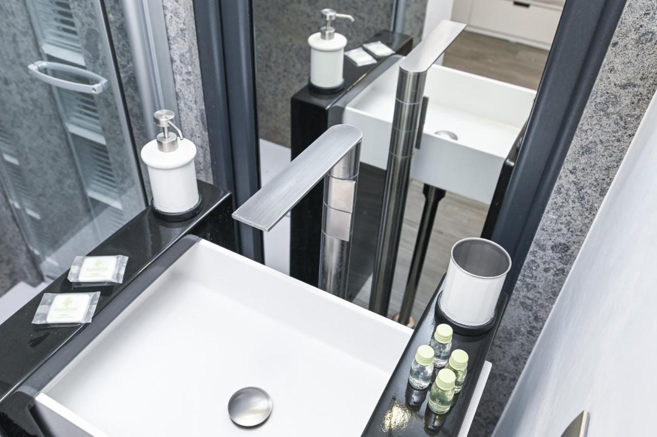 The Essential Trastevere Design Studio Rome Buitenkant foto